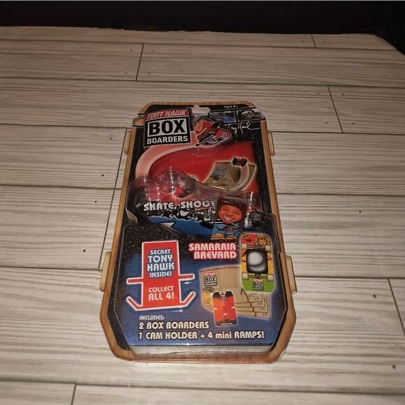 Tony Hawk Box Boarders Samarria Brevard Fingerboard Skateboard 2018 w Ramps New - Picture 1 of 8